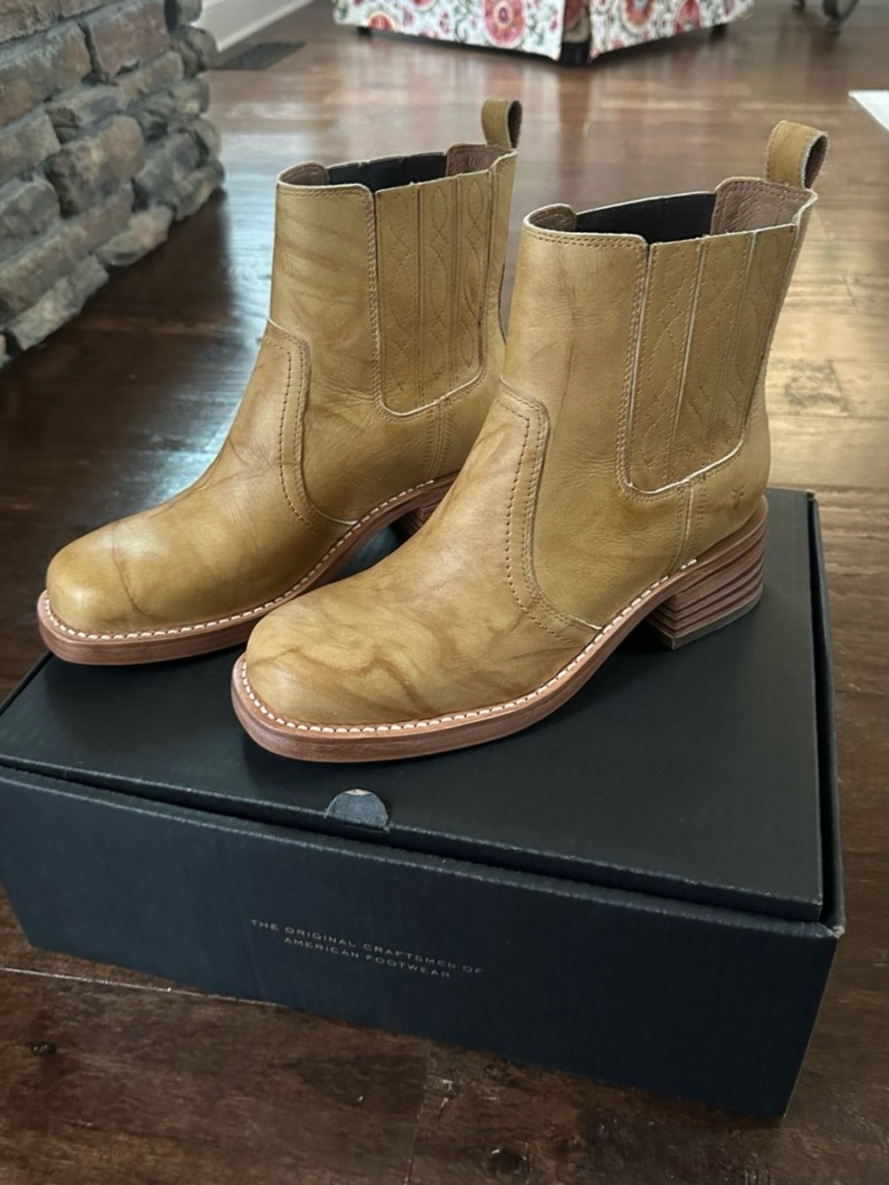 FRYE Campus Platform Chelsea Boot Banana size 8 Brand new - Picture 6 of 16